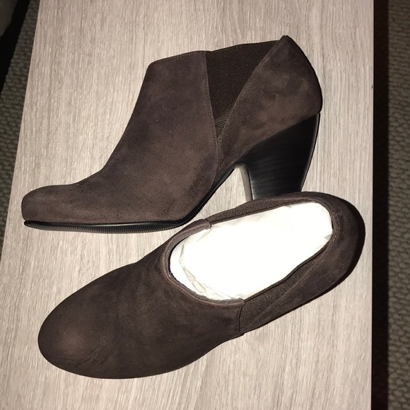 Ditto Booties - Picture 1 of 6